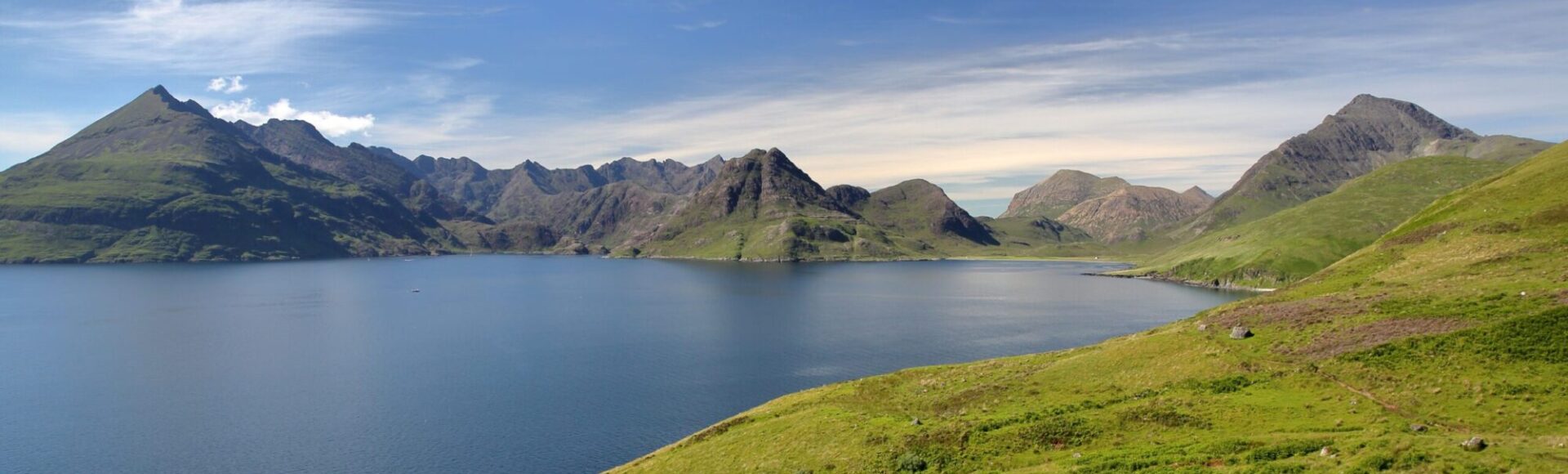 https://www.hebrideanadventures.co.uk/wp-content/uploads/2024/10/Loch-Scavaig-from-Elgol-scaled-e1729508455663.jpg